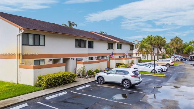 7050 SW 42nd Court, Davie, FL 33314