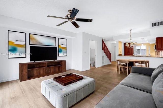 7050 SW 42nd Court, Davie, FL 33314