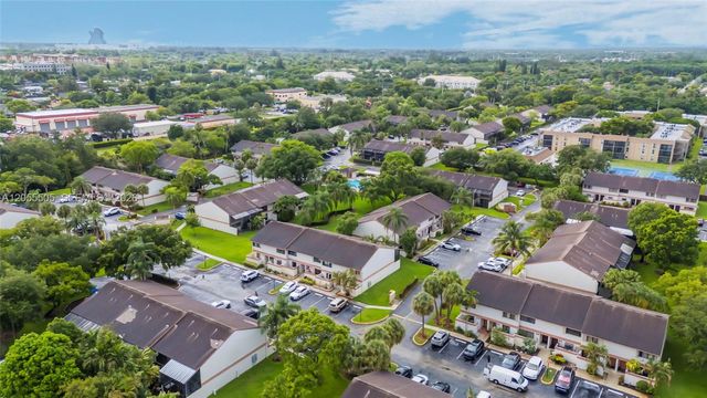 7050 SW 42nd Court, Davie, FL 33314