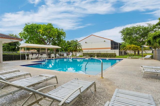 7050 SW 42nd Court, Davie, FL 33314