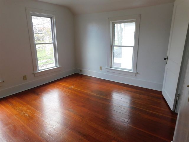 930 Cottage Avenue, Kalamazoo, MI 49001
