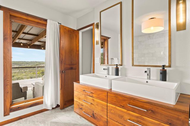 1300 Skyline Ridge Lookout, Wimberley, TX 78676