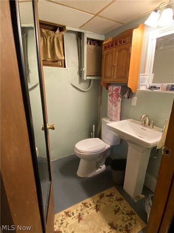 101 Ridgeway Street, Struthers, OH 44471