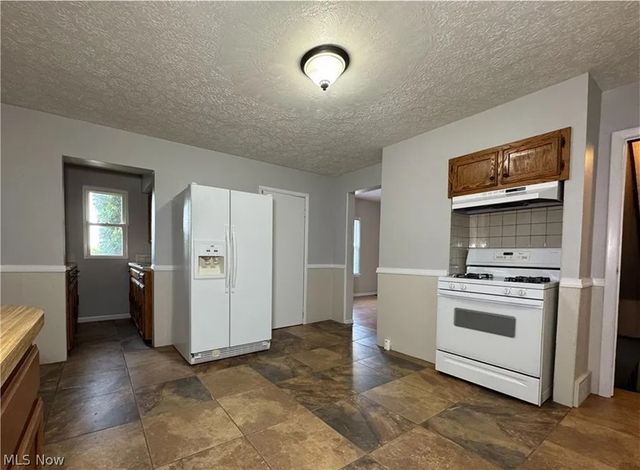 101 Ridgeway Street, Struthers, OH 44471