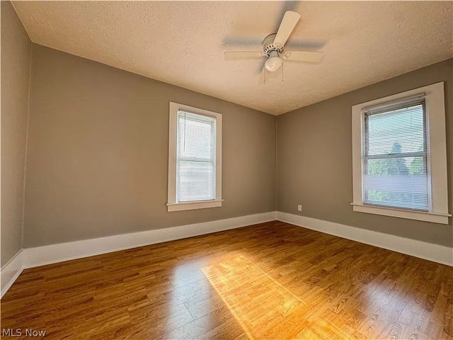 101 Ridgeway Street, Struthers, OH 44471