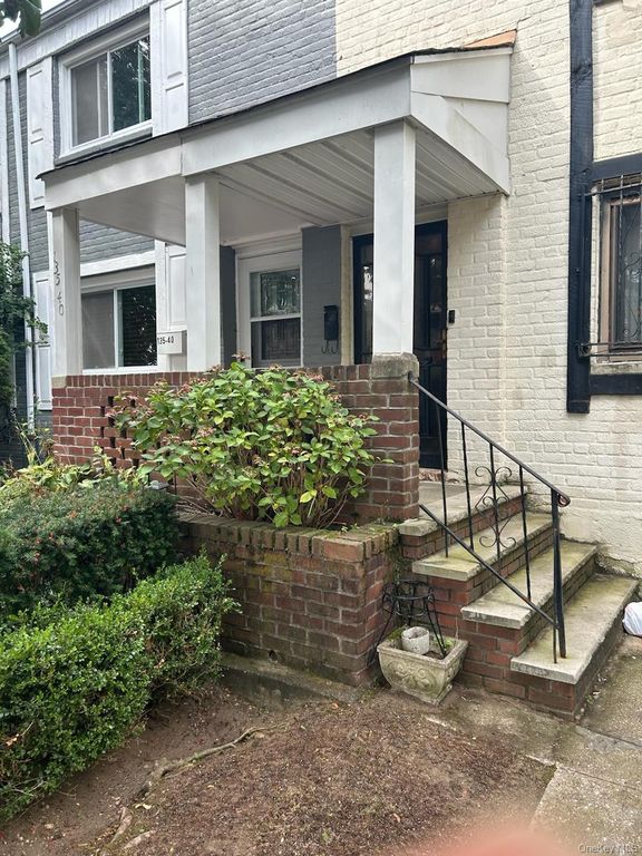 13538 223rd Street, Laurelton, NY 11413