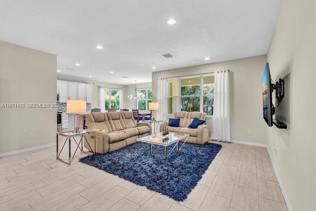4353 Large Leaf Lane, Hollywood, FL 33021