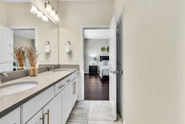 4353 Large Leaf Lane, Hollywood, FL 33021