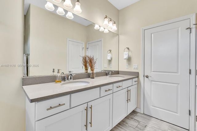 4353 Large Leaf Lane, Hollywood, FL 33021