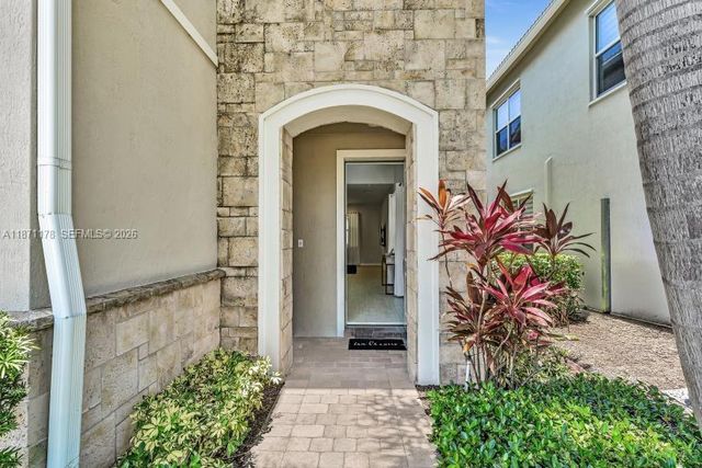4353 Large Leaf Lane, Hollywood, FL 33021