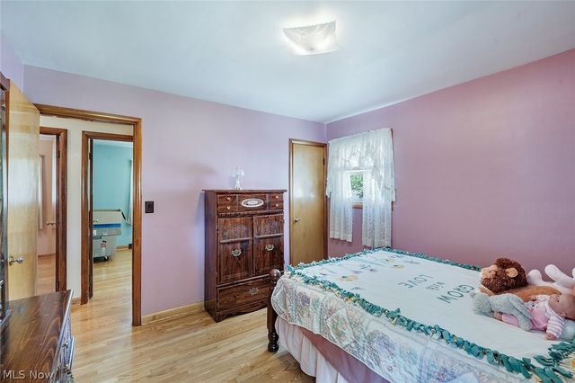 751 Dresden Drive, Hubbard, OH 44425
