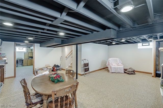 751 Dresden Drive, Hubbard, OH 44425