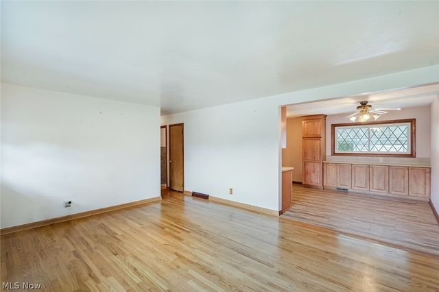 751 Dresden Drive, Hubbard, OH 44425