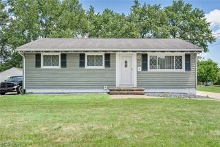 751 Dresden Drive, Hubbard, OH 44425