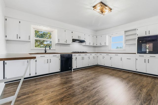285 Kentucky 643, Waynesburg, KY 40489