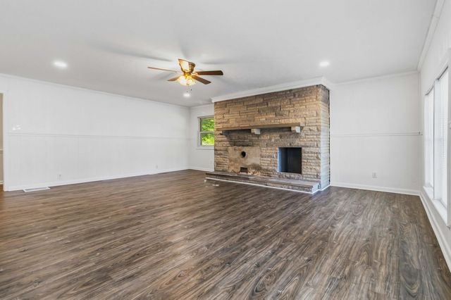 285 Kentucky 643, Waynesburg, KY 40489