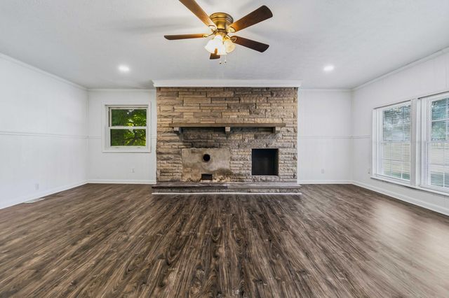 285 Kentucky 643, Waynesburg, KY 40489