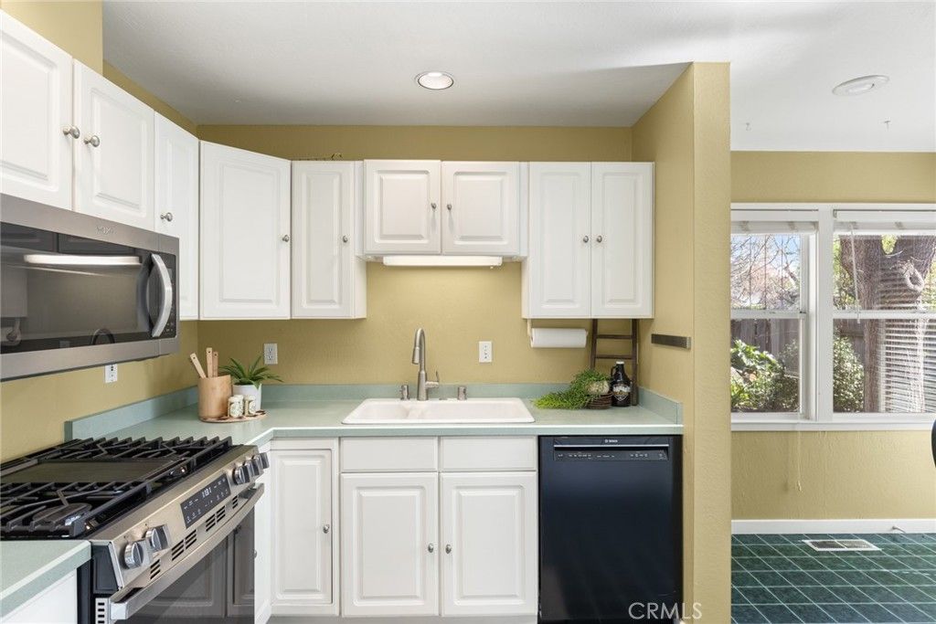 Image 9 of property listing at 1440 Laburnum Avenue, Chico, CA 95926