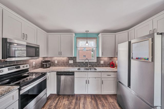 433 Dawnridge LN, Troutville, VA 24175