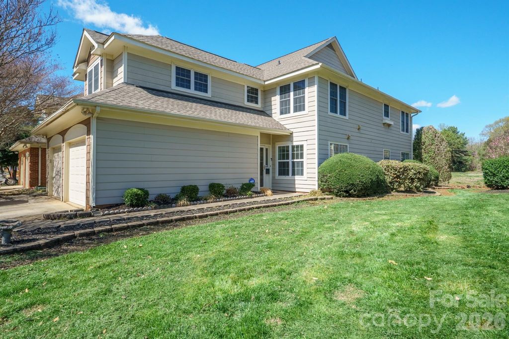 5805 Amity Springs Drive, Charlotte, NC 28212