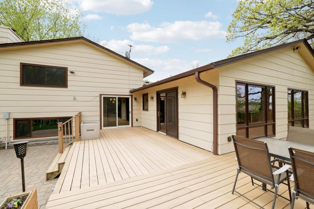 2890 Zanzibar Lane N, Plymouth, MN 55447