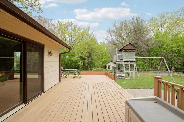 2890 Zanzibar Lane N, Plymouth, MN 55447