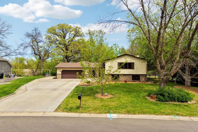 2890 Zanzibar Lane N, Plymouth, MN 55447