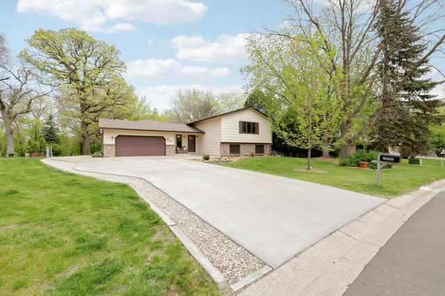 2890 Zanzibar Lane N, Plymouth, MN 55447
