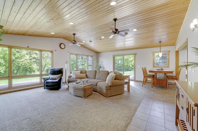 2890 Zanzibar Lane N, Plymouth, MN 55447