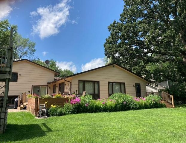 2890 Zanzibar Lane N, Plymouth, MN 55447
