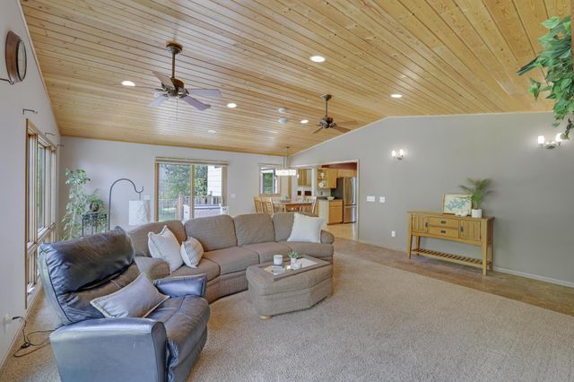 2890 Zanzibar Lane N, Plymouth, MN 55447