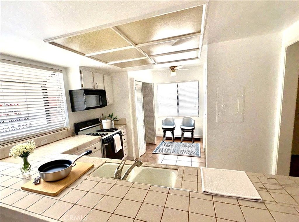 9906 Owensmouth 12, Chatsworth, CA 91311 — photo 2