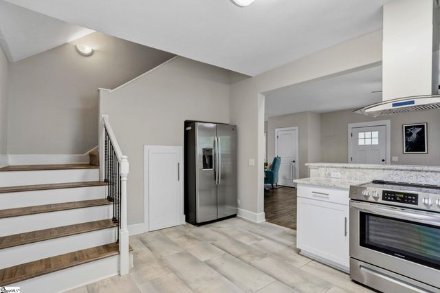 22 2nd Avenue, Greenville, SC 29609