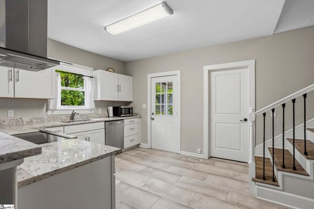 22 2nd Avenue, Greenville, SC 29609