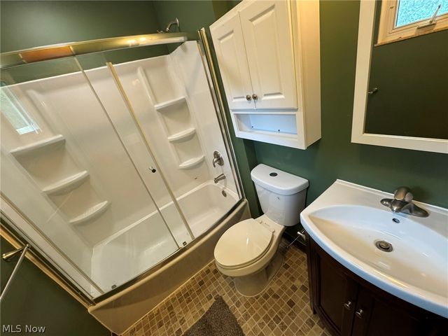 1168 Everbright Drive, Uniontown, OH 44685