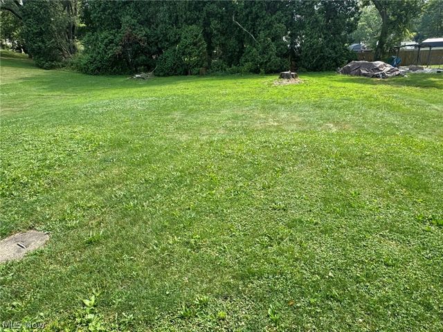 1168 Everbright Drive, Uniontown, OH 44685