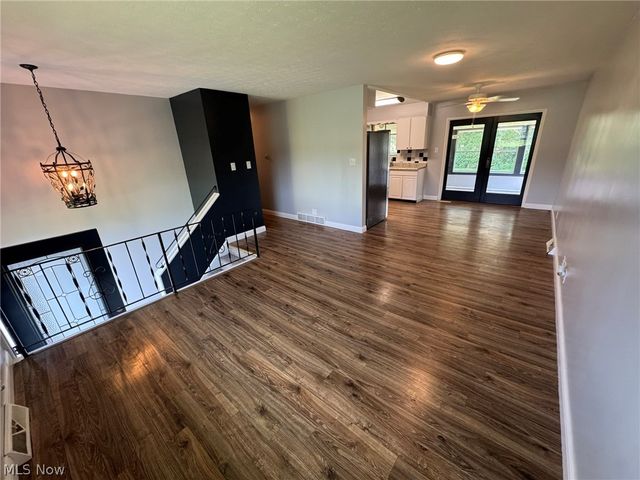 1168 Everbright Drive, Uniontown, OH 44685