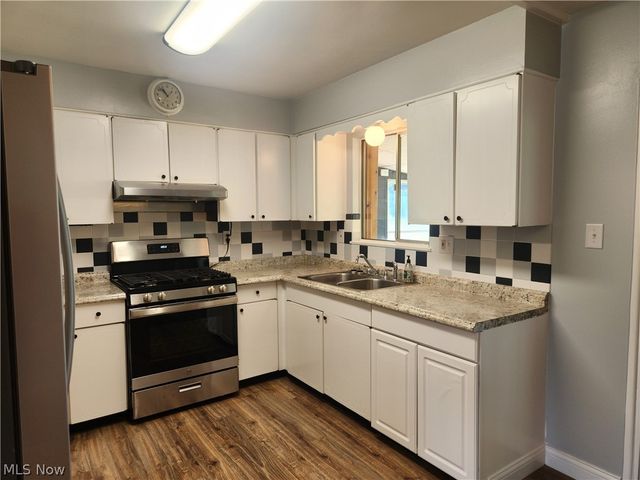 1168 Everbright Drive, Uniontown, OH 44685
