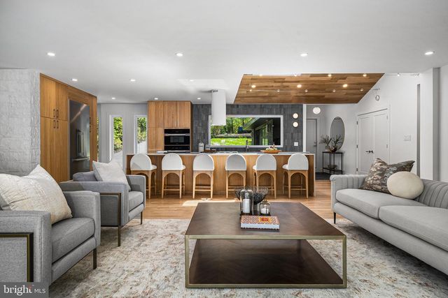3804 LAKEVIEW TER, Falls Church, VA 22041
