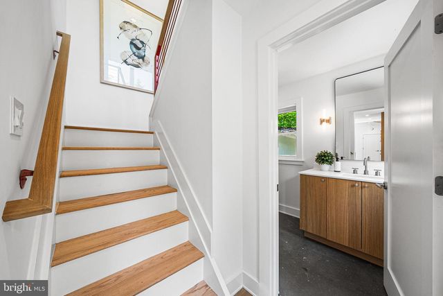 3804 LAKEVIEW TER, Falls Church, VA 22041