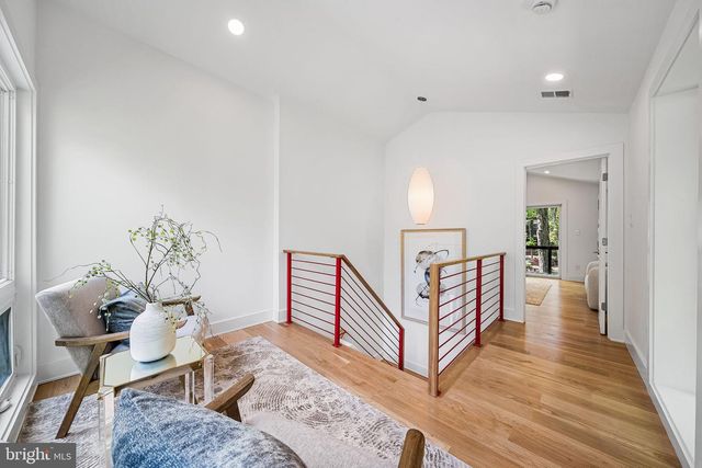 3804 LAKEVIEW TER, Falls Church, VA 22041