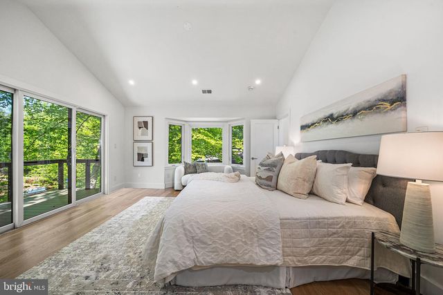3804 LAKEVIEW TER, Falls Church, VA 22041