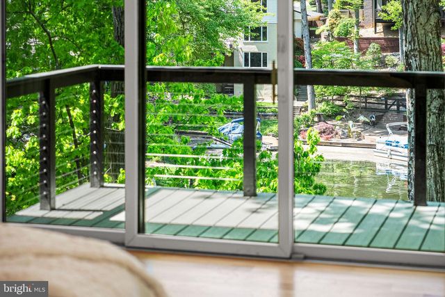 3804 LAKEVIEW TER, Falls Church, VA 22041