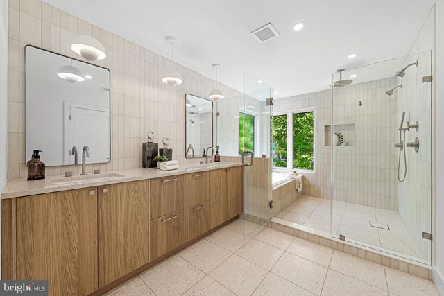 3804 LAKEVIEW TER, Falls Church, VA 22041