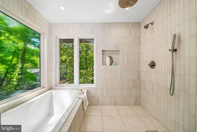 3804 LAKEVIEW TER, Falls Church, VA 22041