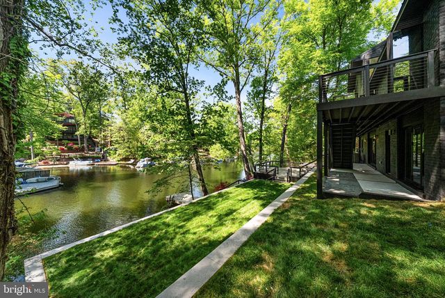 3804 LAKEVIEW TER, Falls Church, VA 22041