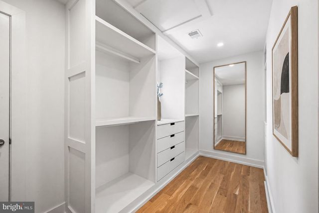 3804 LAKEVIEW TER, Falls Church, VA 22041
