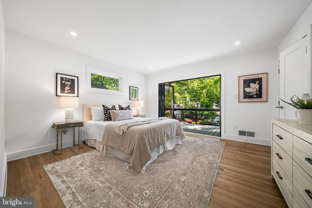 3804 LAKEVIEW TER, Falls Church, VA 22041