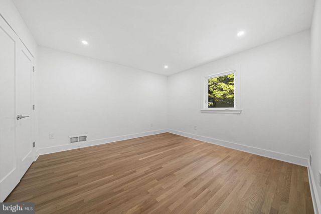 3804 LAKEVIEW TER, Falls Church, VA 22041