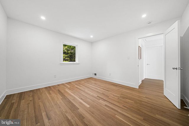 3804 LAKEVIEW TER, Falls Church, VA 22041
